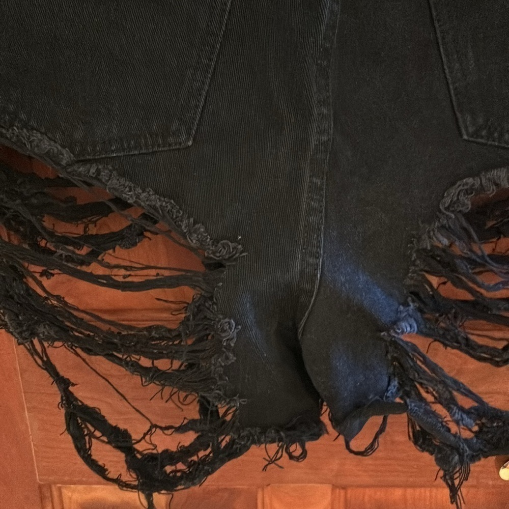 NWT SHEIN Distressed Black Shorts - size 0XL​​ - Picture 5 of 7